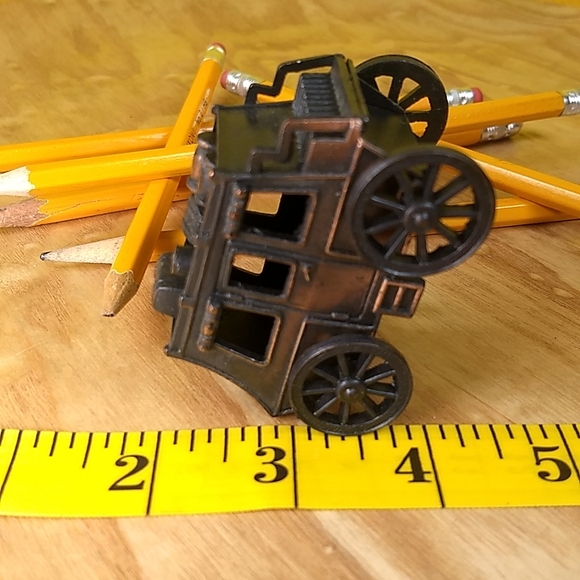 Collectable Metal Die Cast Stagecoach Sharpener - Picture 11 of 11